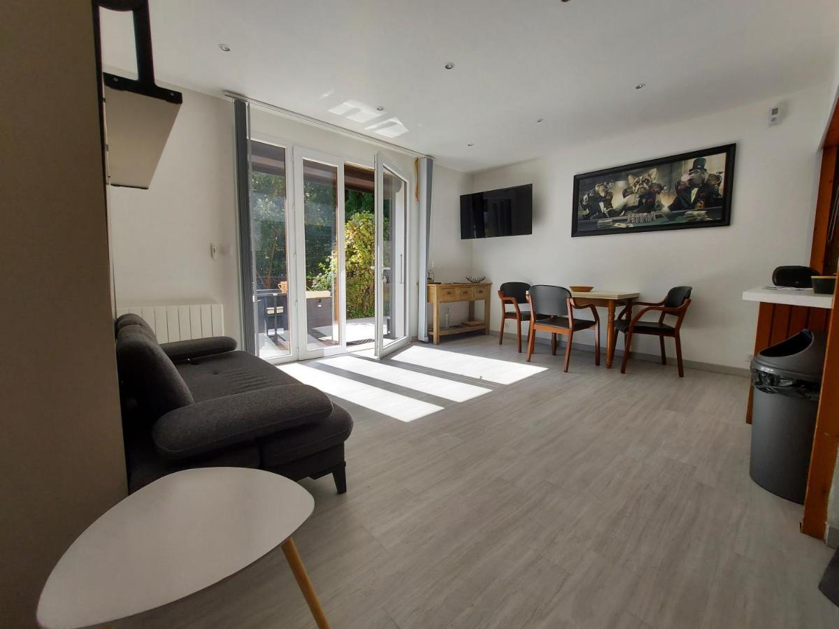 Centre St Jorioz : Charmant et spacieux studio avec terrasse et jardin privatif Saint-Jorioz Extérieur photo