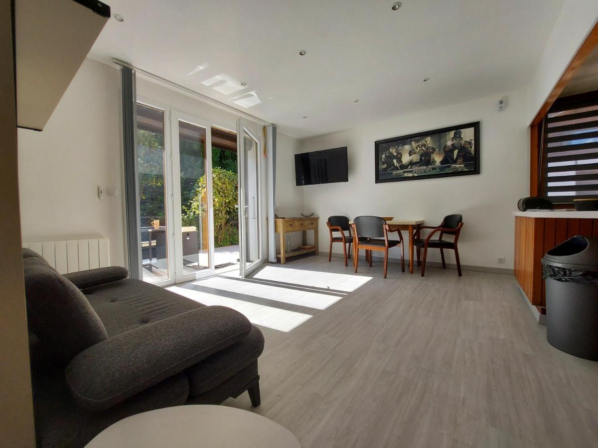 Centre St Jorioz : Charmant et spacieux studio avec terrasse et jardin privatif Saint-Jorioz Extérieur photo