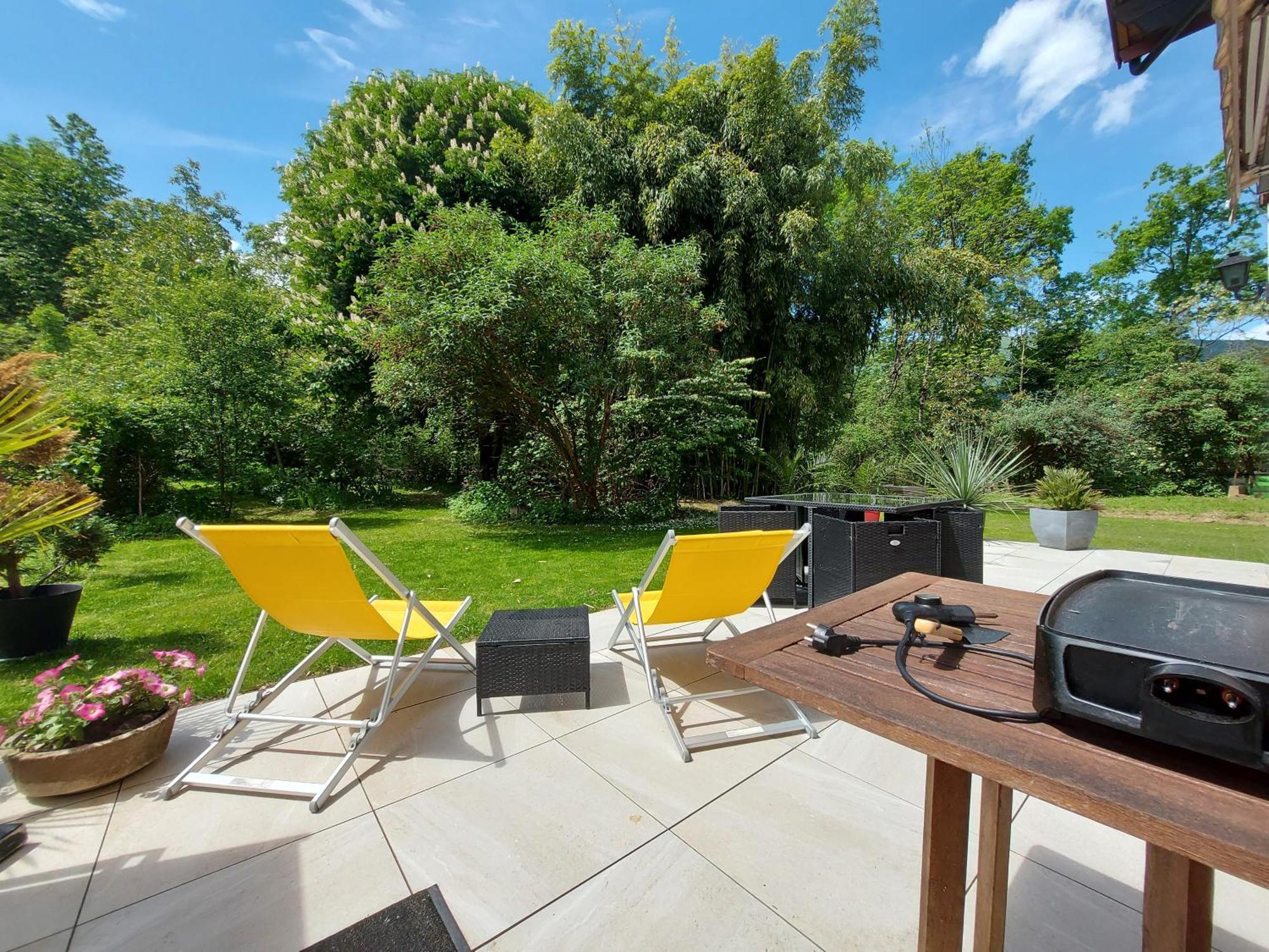 Centre St Jorioz : Charmant et spacieux studio avec terrasse et jardin privatif Saint-Jorioz Extérieur photo