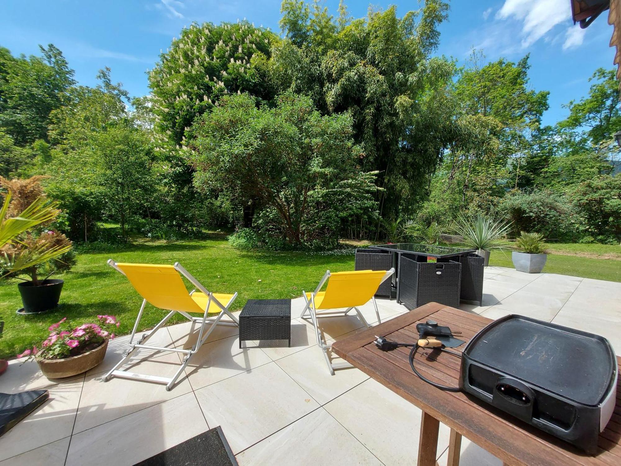 Centre St Jorioz : Charmant et spacieux studio avec terrasse et jardin privatif Saint-Jorioz Extérieur photo